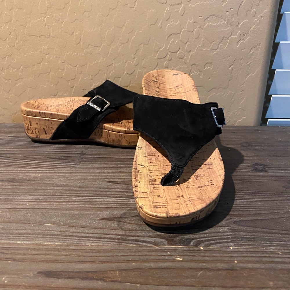 Vionic Platform Thongs